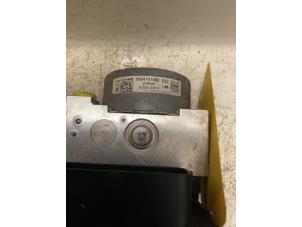ABS Pumpe van een Citroen DS3 2012