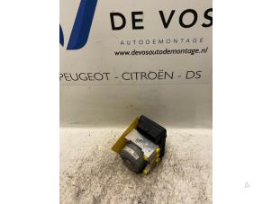 ABS Pumpe van een Citroen DS3 2012
