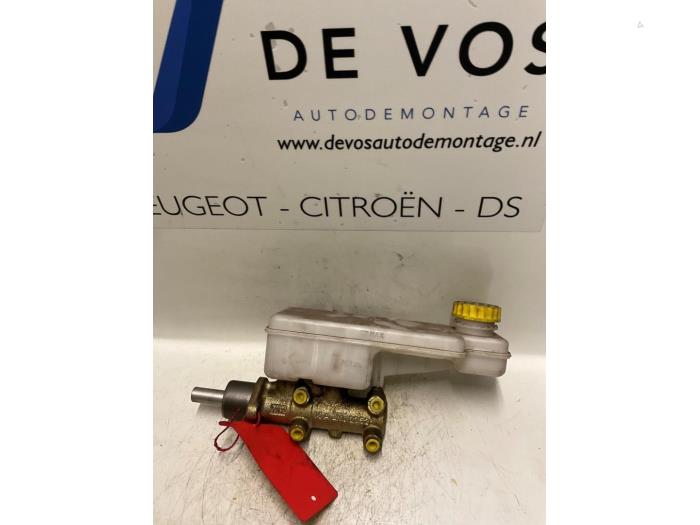 Used Master cylinder Citroen Jumper (U5/ZB) 2.8 HDi Price € 70,00 Margin scheme offered by De Vos Onderdelen