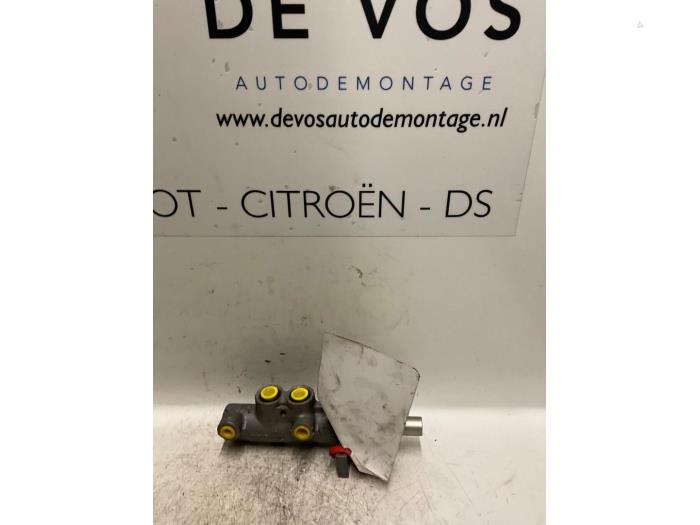Used Master cylinder Citroen Picasso Price € 45,00 Margin scheme offered by De Vos Onderdelen