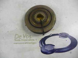Used Crankshaft pulley Peugeot 307 CC (3B) 2.0 16V Price € 55,00 Margin scheme offered by De Vos Autodemontagebedrijf