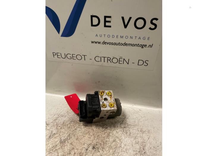 Usagé Pompe ABS Citroen Xsara Prix € 90,00 Règlement à la marge proposé par De Vos Onderdelen