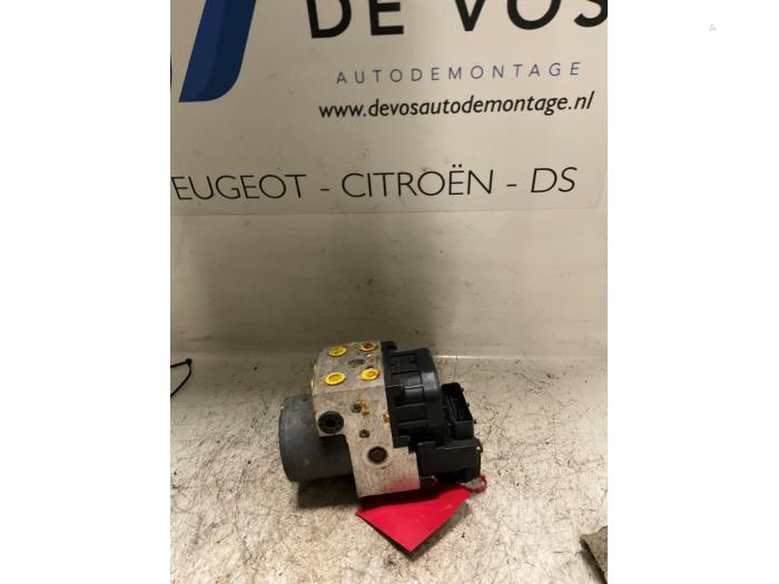 Usagé Pompe ABS Citroen Xsara Prix € 90,00 Règlement à la marge proposé par De Vos Onderdelen