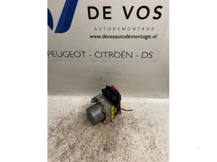 Usagé Bloc ABS Citroen C4 Coupé (LA) 1.4 16V Prix € 90,00 Règlement à la marge proposé par De Vos Onderdelen