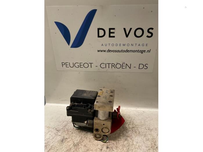 Usagé Bloc ABS Peugeot 306 (7A/C/S) 2.0 XSi,ST Prix € 90,00 Règlement à la marge proposé par De Vos Onderdelen