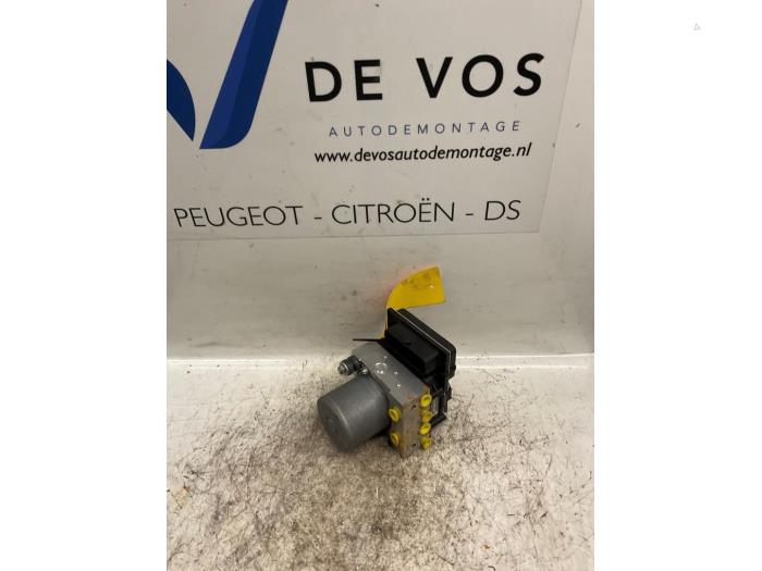 Usagé Bloc ABS Peugeot 407 Prix € 160,00 Règlement à la marge proposé par De Vos Onderdelen