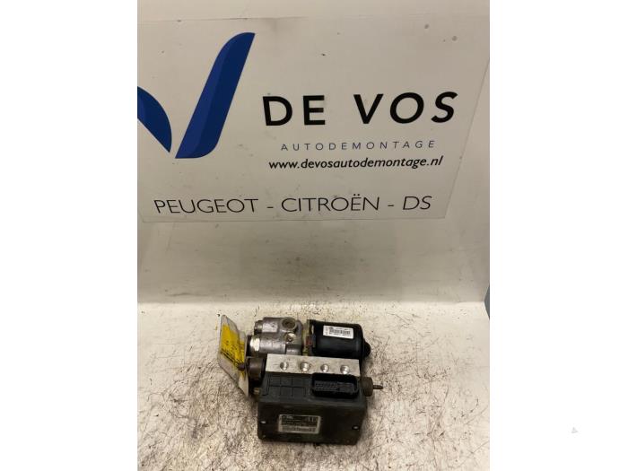 Usagé Ordinateur ABS Peugeot 106 II 1.6 GTi 16V Prix € 125,00 Règlement à la marge proposé par De Vos Onderdelen