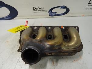 Used Exhaust manifold Peugeot 407 Price € 70,00 Margin scheme offered by De Vos Autodemontagebedrijf