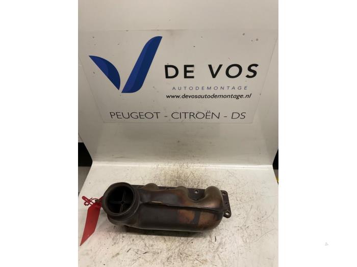 Gebrauchte Abgaskrümmer Peugeot Expert (222/224) 2.0 16V Preis € 70,00 Margenregelung angeboten von De Vos Onderdelen