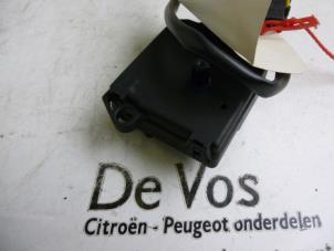 Used Heater valve motor Peugeot 406 (8B) 1.8 16V Bifuel Price € 35,00 Margin scheme offered by De Vos Autodemontagebedrijf