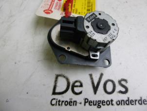 Usados Válvula eléctrica de calefactor Peugeot 406 Precio € 35,00 Norma de margen ofrecido por De Vos Autodemontagebedrijf