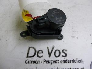 Used Heater valve motor Peugeot 806 2.0 16V Price € 35,00 Margin scheme offered by De Vos Autodemontagebedrijf