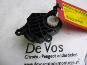 Used Heater valve motor Peugeot 806 1.9 STDT,SVDT,SVDT Pullman Price € 35,00 Margin scheme offered by De Vos Autodemontagebedrijf