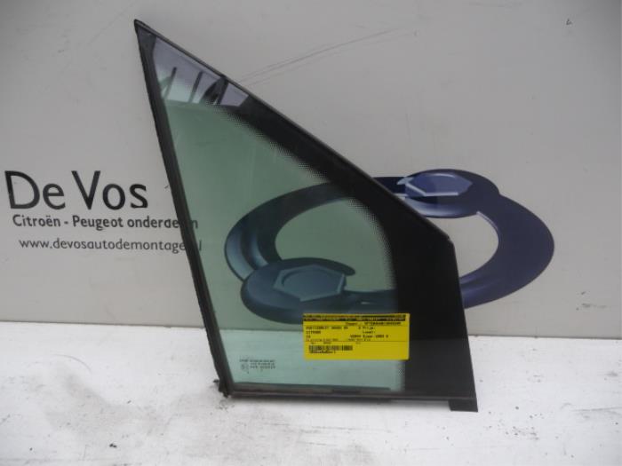 Usados Ventanilla triangular derecha delante Citroen C8 (EA/EB) 2.2 HDi 16V Precio € 45,00 Norma de margen ofrecido por De Vos Onderdelen