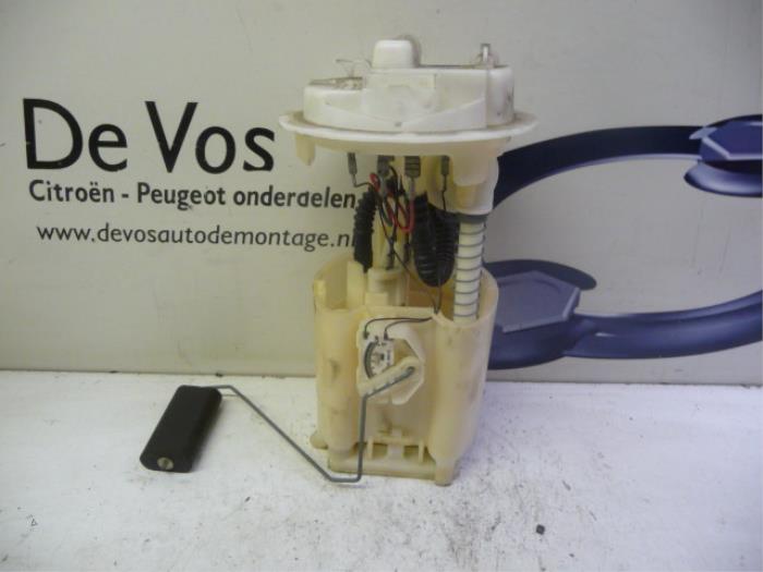 Pompe carburant électrique d'un Citroen Picasso 2000