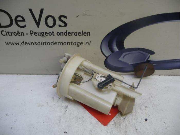Gebrauchte Kraftstoffpumpe Elektrisch Peugeot 306 (7A/C/S) 2.0 GTI 16V Preis € 45,00 Margenregelung angeboten von De Vos Onderdelen