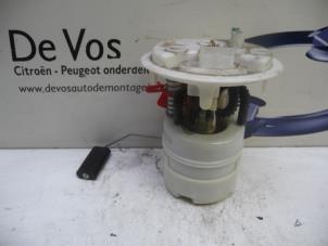 Used Electric fuel pump Peugeot 307 CC (3B) 2.0 16V Price € 55,00 Margin scheme offered by De Vos Autodemontagebedrijf