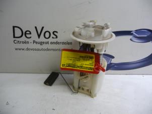 Usagé Pompe carburant électrique Peugeot 607 (9D/U) 2.0 16V Prix € 55,00 Règlement à la marge proposé par De Vos Autodemontagebedrijf
