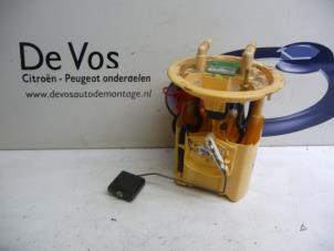 Used Electric fuel pump Peugeot 807 2.2 HDiF 16V Price € 55,00 Margin scheme offered by De Vos Autodemontagebedrijf