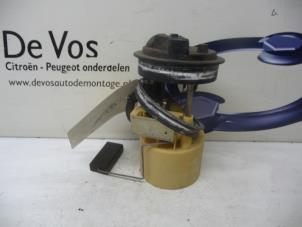 Używane Elektryczna pompa paliwa Peugeot 405 Cena € 45,00 Procedura marży oferowane przez De Vos Autodemontagebedrijf