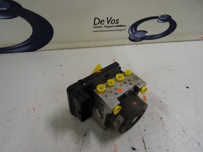 Begagnade ABS-pump Citroen DS3 Pris € 250,00 Marginaltabell erbjuds av De Vos Onderdelen