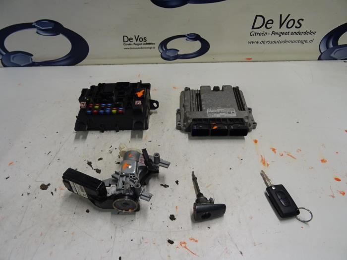Used Engine management computer Citroen C-Crosser Price € 350,00 Margin scheme offered by De Vos Onderdelen
