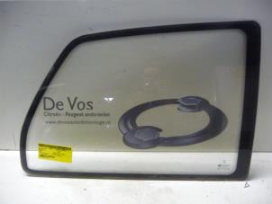 Used Window 2-door, rear right Peugeot 106 II 1.6 Rallye Price € 35,00 Margin scheme offered by De Vos Autodemontagebedrijf