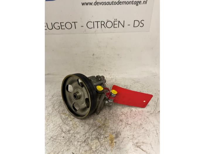 Usagé Pompe de direction Citroen C5 I Berline (DC) 2.2 HDi 16V FAP Prix € 70,00 Règlement à la marge proposé par De Vos Onderdelen
