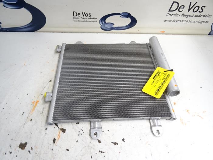 Usagé Radiateur clim Peugeot 108 Prix € 80,00 Règlement à la marge proposé par De Vos Onderdelen