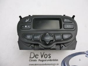 Używane Panel sterowania nagrzewnicy Peugeot 206 (2A/C/H/J/S) 1.4 16V Cena € 55,00 Procedura marży oferowane przez De Vos Autodemontagebedrijf