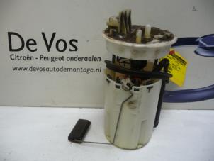 Usados Bomba eléctrica de combustible Peugeot Boxer (230P) 2.8 D Precio € 70,00 Norma de margen ofrecido por De Vos Autodemontagebedrijf