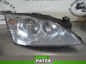 Used Headlight, right Ford Mondeo III Wagon 2.0 TDCi 115 16V Price € 42,00 Margin scheme offered by Autoparts Pater