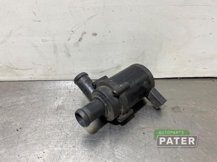 Begagnade Extra vattenpump Volkswagen Golf VI (5K1) 1.4 TSI 160 16V Pris € 21,00 Marginaltabell erbjuds av Autoparts Pater