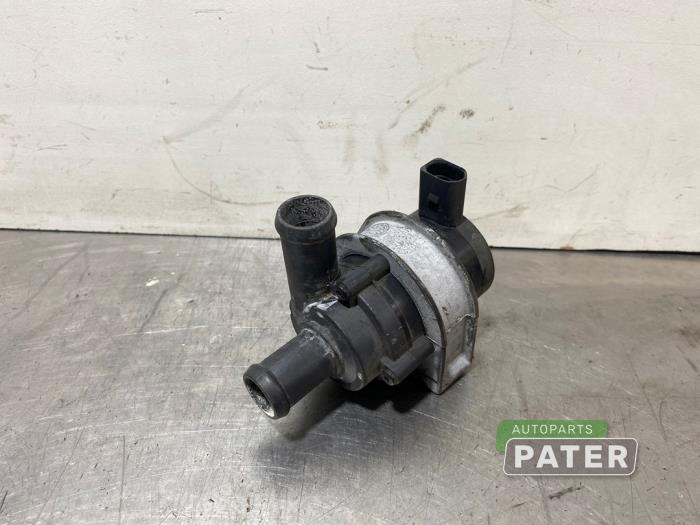 Begagnade Extra vattenpump Volkswagen Polo V (6R) 1.2 TSI 16V BlueMotion Technology Pris € 25,41 Inklusive moms erbjuds av Autoparts Pater