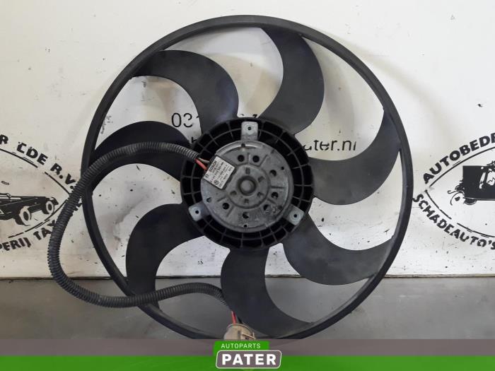 Używane Wentylator Volkswagen Transporter T5 2.5 TDi 4Motion Cena € 50,82 Z VAT oferowane przez Autoparts Pater