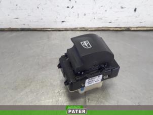 Used Electric window switch Renault Clio IV Estate/Grandtour (7R) 1.5 Energy dCi 90 FAP Price € 10,50 Margin scheme offered by Autoparts Pater