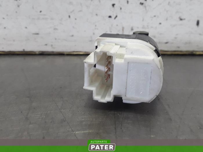 Brake light switch Renault Clio IV Estate/Grandtour 1.5 Energy dCi 90 ...