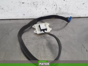 Used GPS antenna Renault Clio IV (5R) 1.5 dCi 90 FAP Price € 36,75 Margin scheme offered by Autoparts Pater