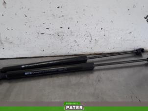 Used Set of tailgate gas struts Renault Clio IV (5R) 1.5 dCi 90 FAP Price € 36,75 Margin scheme offered by Autoparts Pater