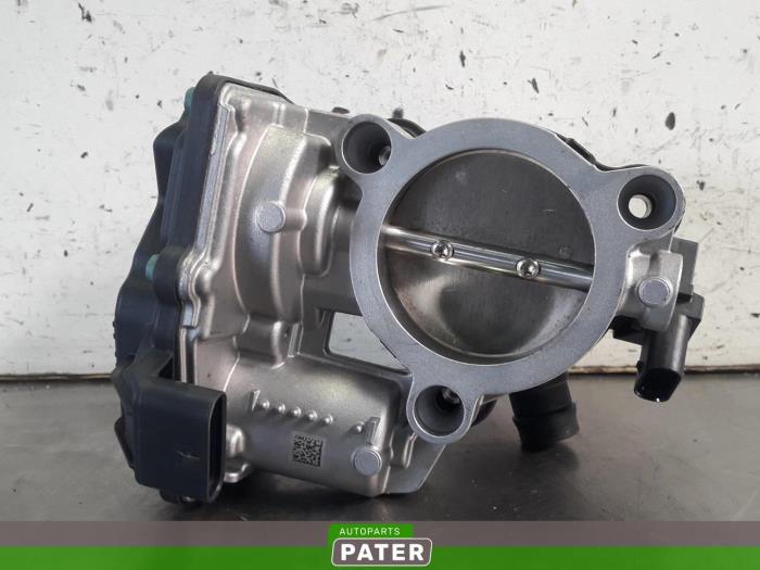 Throttle body from a BMW 2 serie Active Tourer (F45) 225xe iPerformance 1.5 TwinPower Turbo 12V 2016