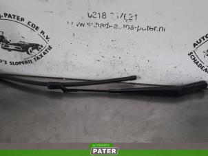 Used Front wiper arm Volkswagen Up! (121) 1.0 12V 60 Price € 26,25 Margin scheme offered by Autoparts Pater