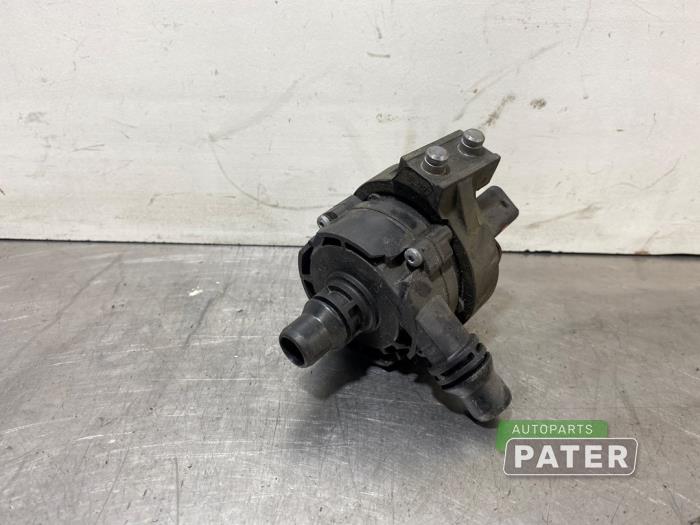 Begagnade Extra vattenpump BMW 2 serie Active Tourer (F45) 225xe iPerformance 1.5 TwinPower Turbo 12V Pris € 36,75 Marginaltabell erbjuds av Autoparts Pater