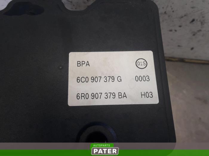 ABS pump from a Volkswagen Polo V (6R) 1.4 TDI DPF BlueMotion technology 2015