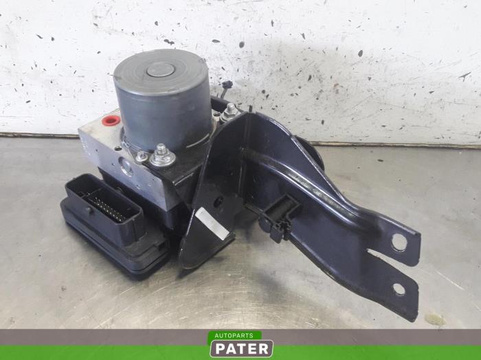ABS pump from a Volkswagen Polo V (6R) 1.4 TDI DPF BlueMotion technology 2015