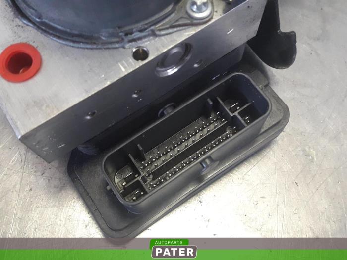 ABS pump from a Volkswagen Polo V (6R) 1.4 TDI DPF BlueMotion technology 2015