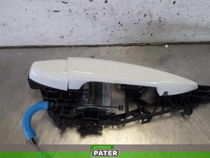 Used Front door handle 4-door, right BMW 2 serie Active Tourer (F45) 225xe iPerformance 1.5 TwinPower Turbo 12V Price € 78,75 Margin scheme offered by Autoparts Pater