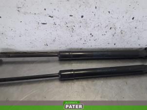 Used Set of tailgate gas struts Volkswagen Up! (121) 1.0 12V 60 Price € 26,25 Margin scheme offered by Autoparts Pater