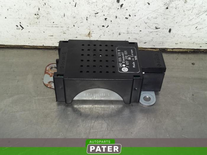 Begagnade Telefonmodul Volkswagen Golf V (1K1) 1.6 FSI 16V Pris € 26,25 Marginaltabell erbjuds av Autoparts Pater