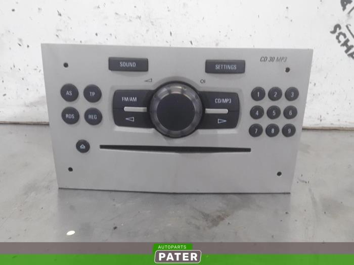 Radio CD player from a Opel Corsa D 1.2 16V 2008