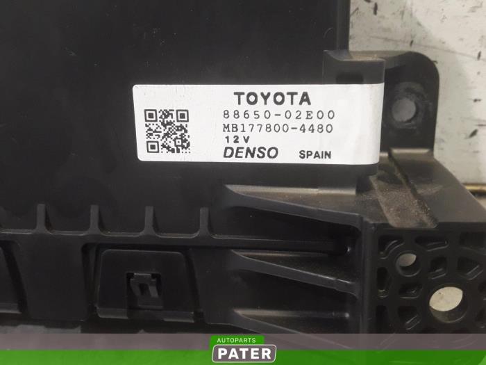 Ordinateur refroidisseur d'un Toyota Auris Touring Sports (E18) 1.8 16V Hybrid 2014